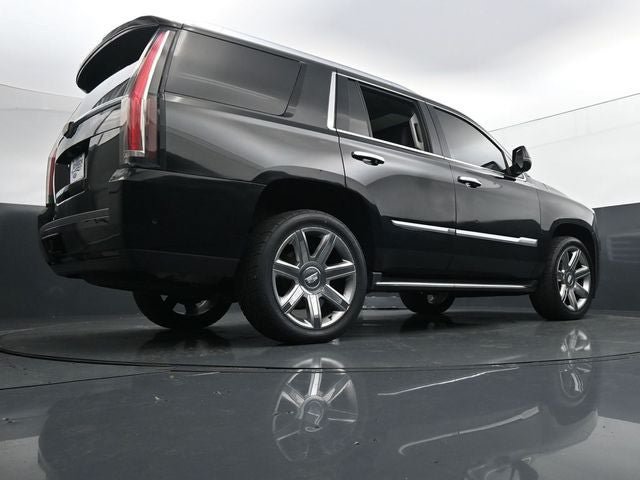 Used 2020 Cadillac Escalade Luxury AWD/4WD image 35