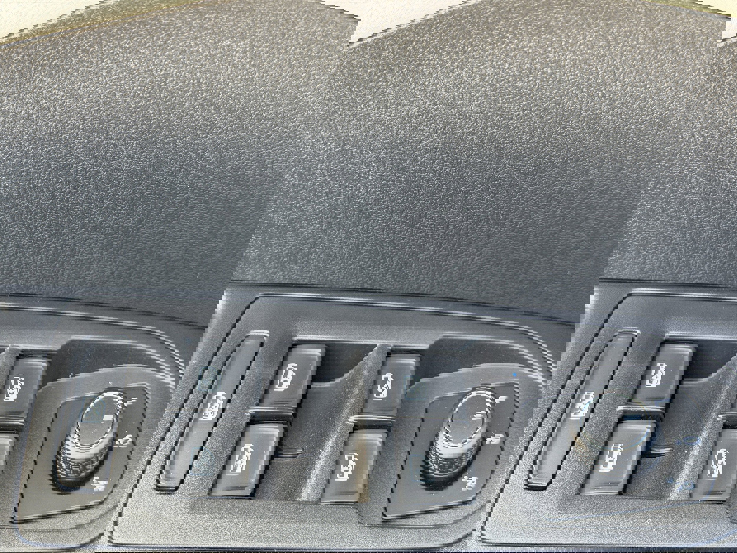 New 2026 Volkswagen Taos S image 16