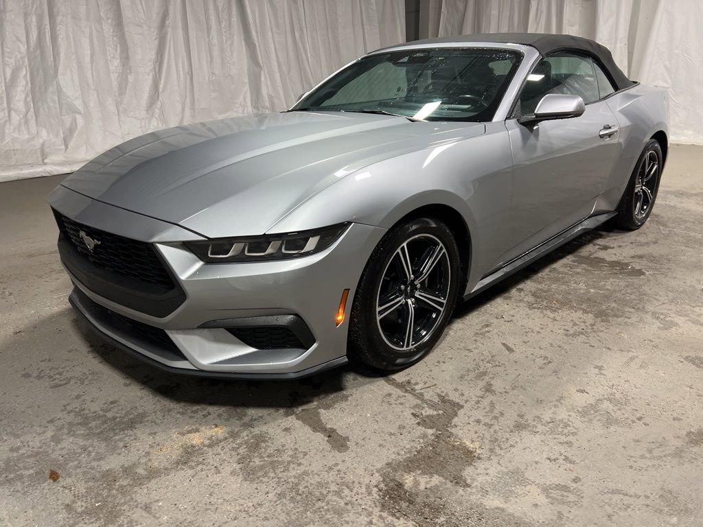 Used 2024 Ford Mustang Premium image 3