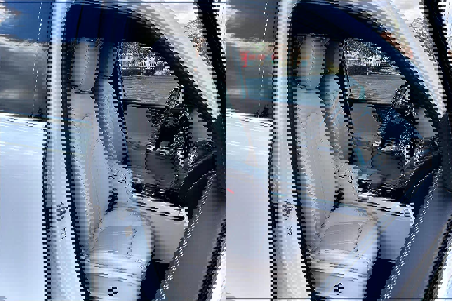 Used 2020 Mercedes-Benz GLB 250 GLB 250 w/ Premium Package image 9