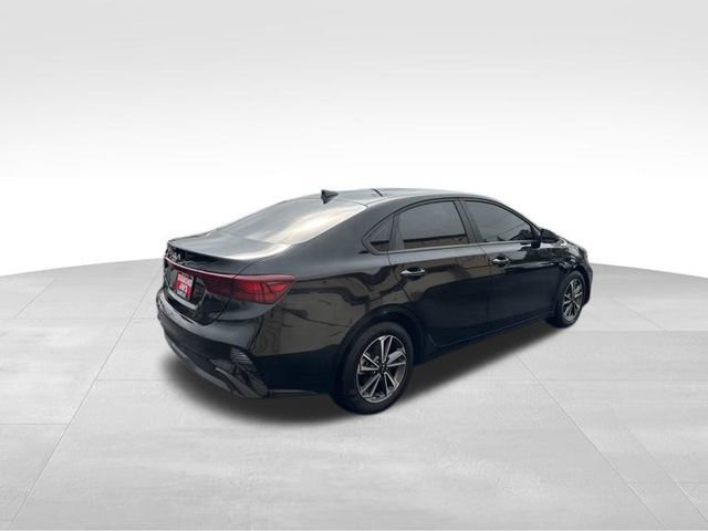 Used 2024 Kia Forte LXS w/ LXS Technology Package FWD image 3