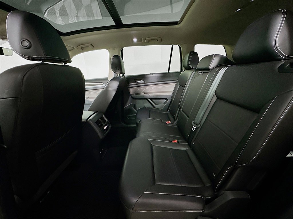 Used 2023 Volkswagen Atlas SE w/ Panoramic Sunroof Package image 17