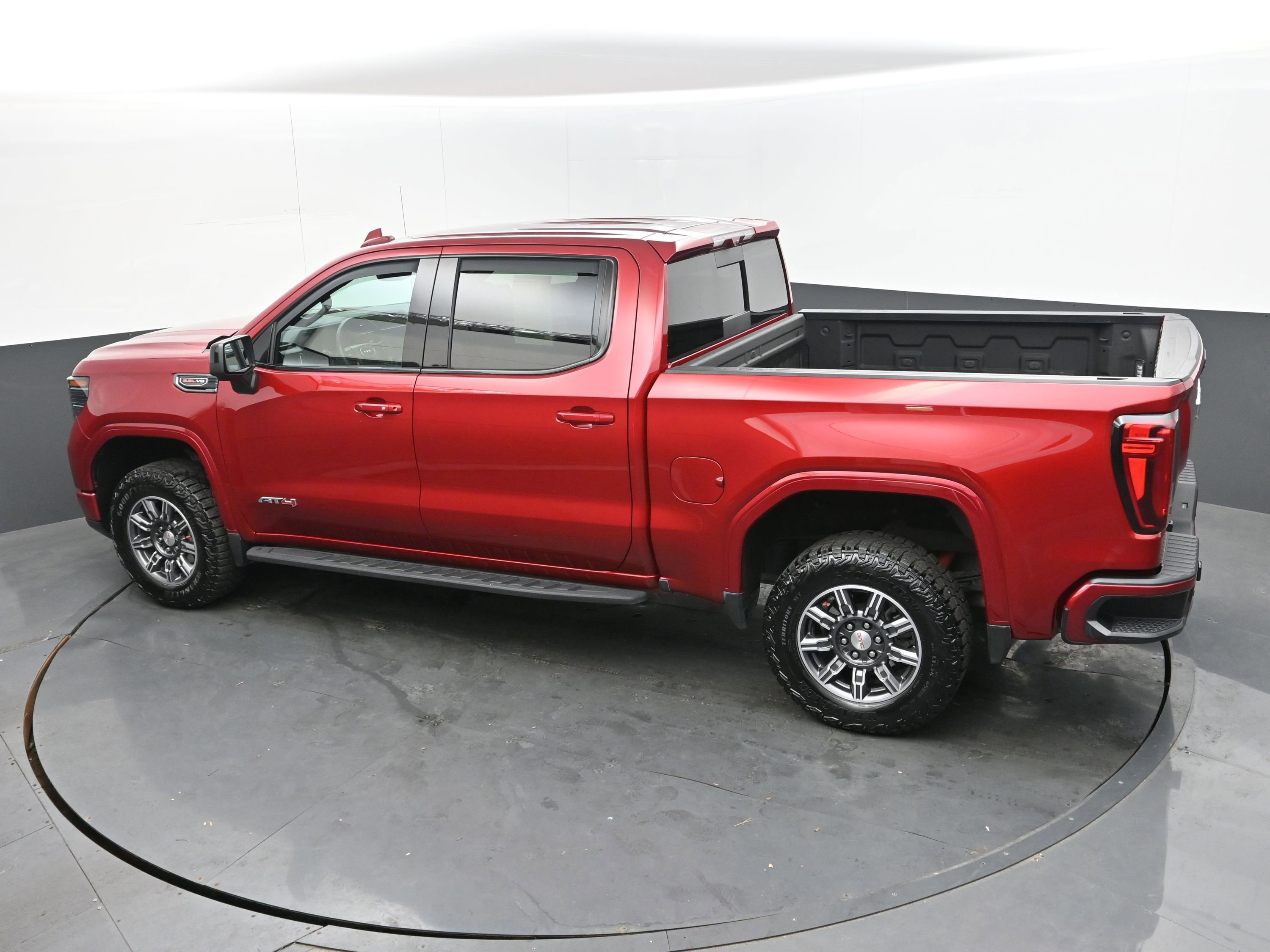 Used 2024 GMC Sierra 1500 AT4 w/ Technology Package image 38