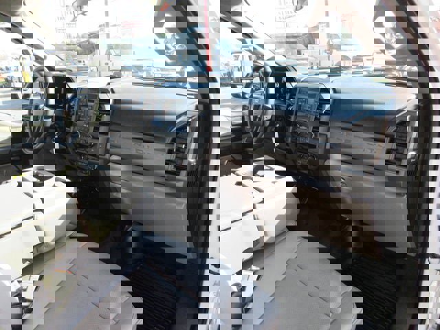 Used 2018 Ford F550 4x4 Regular Cab Super Duty image 10