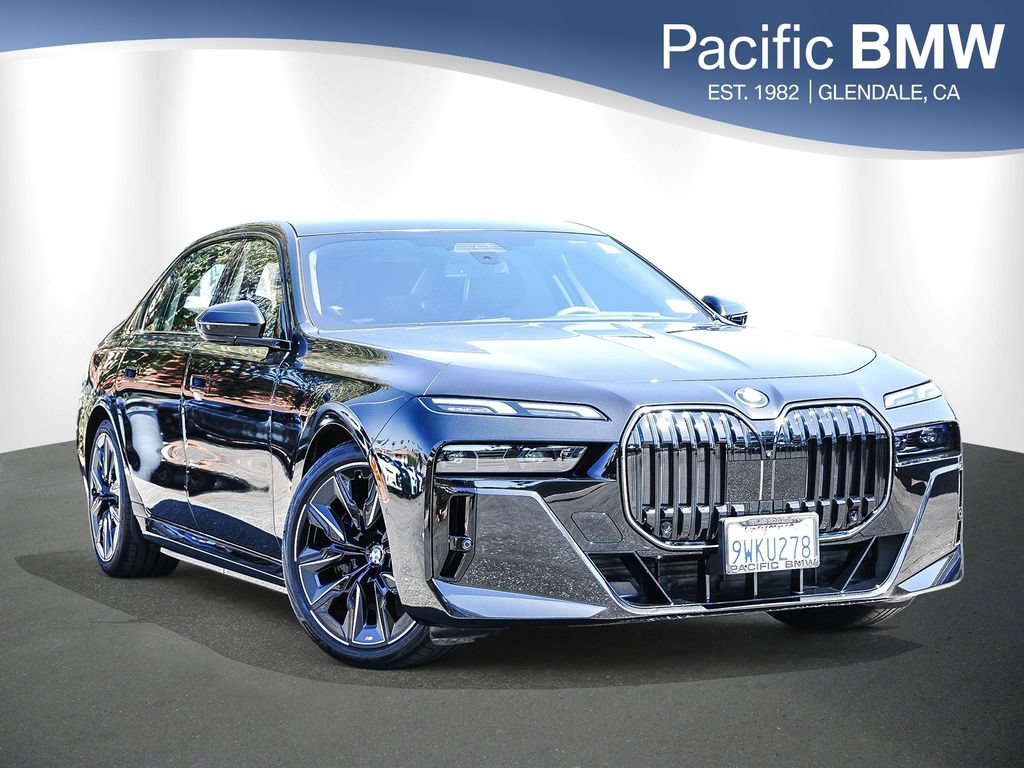 Used 2026 BMW 750e xDrive AWD/4WD image 1
