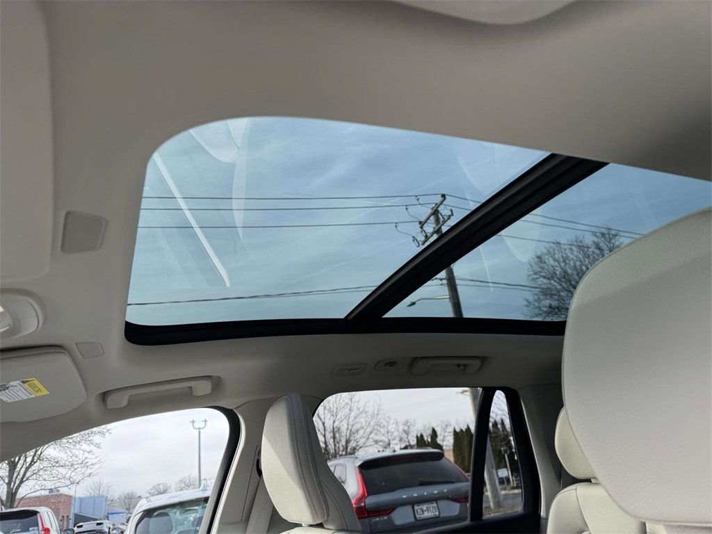 Certified 2024 Volvo XC90 B5 Core w/ Climate Package image 17