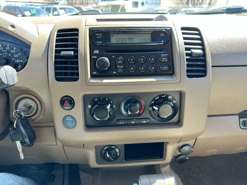 Used 2007 Nissan Frontier SE w/ SE Value Truck Pkg AWD/4WD image 19