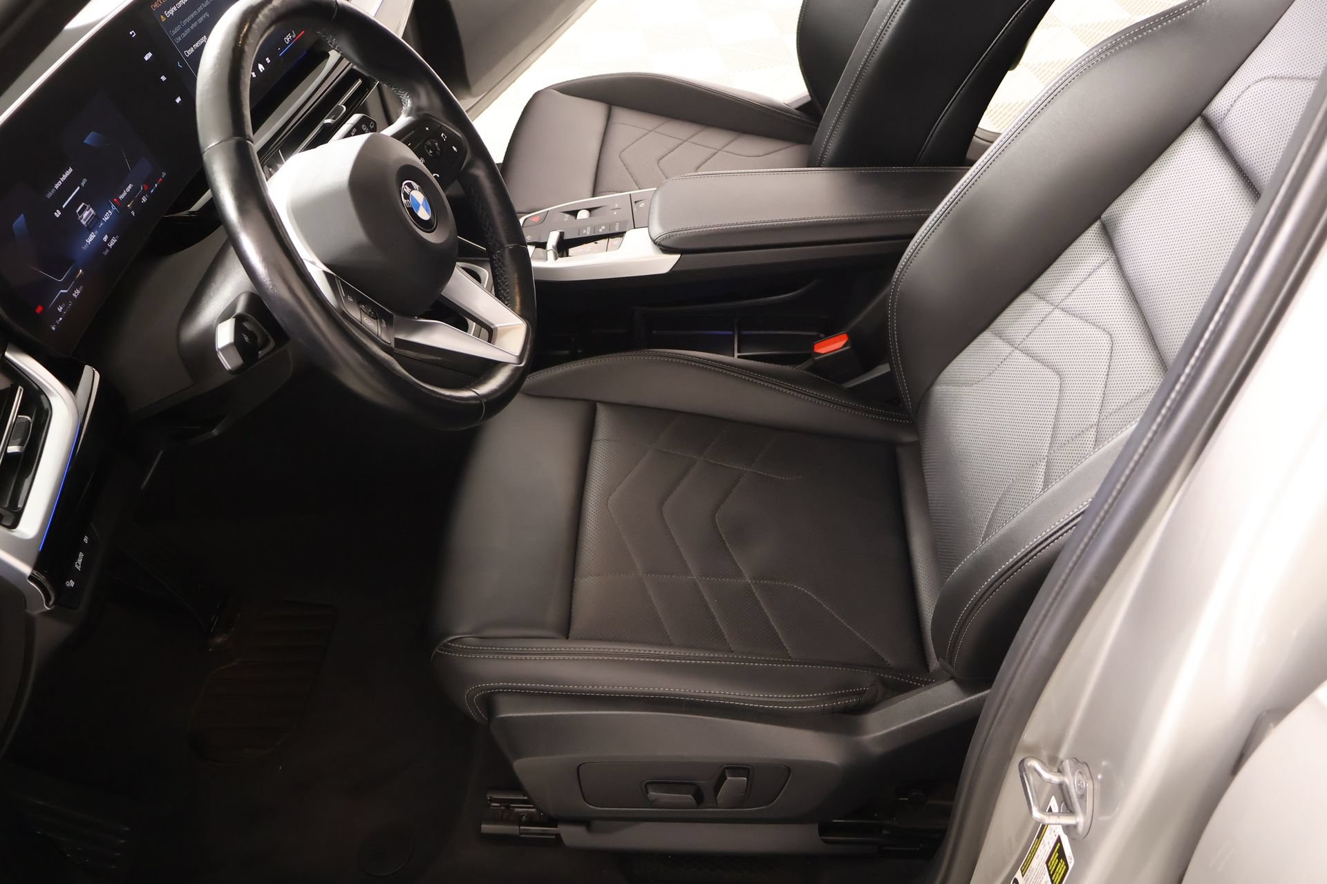 Used 2024 BMW X1 xDrive28i AWD/4WD image 12