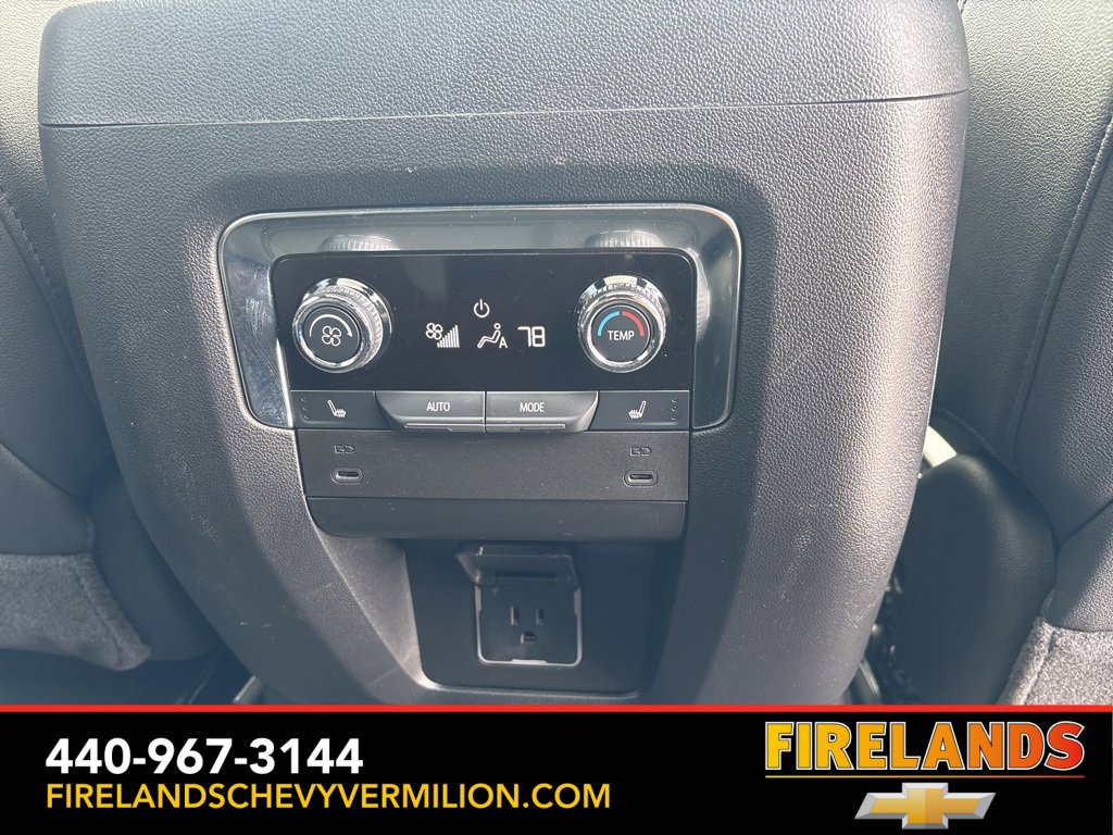 Used 2025 Chevrolet Suburban High Country image 48