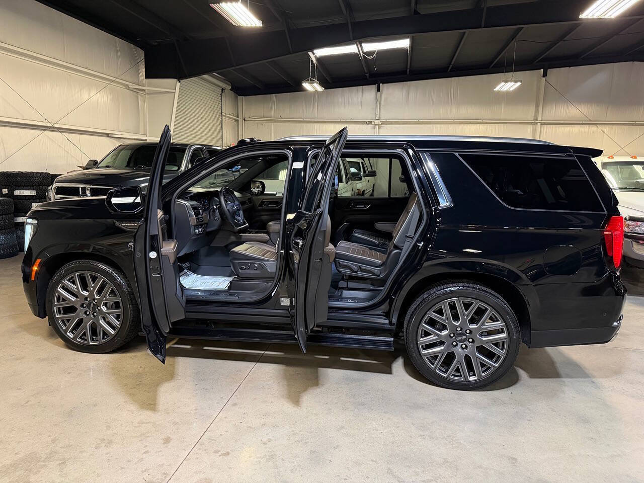 Used 2026 GMC Yukon Denali Ultimate AWD/4WD image 31
