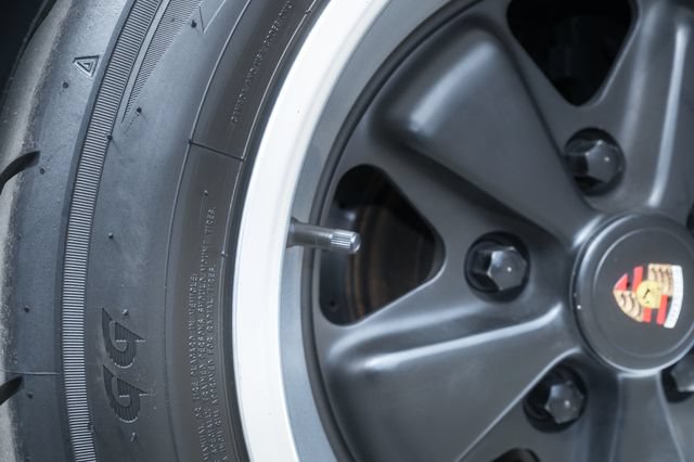 Used 1989 Porsche 911 Carrera RWD image 38