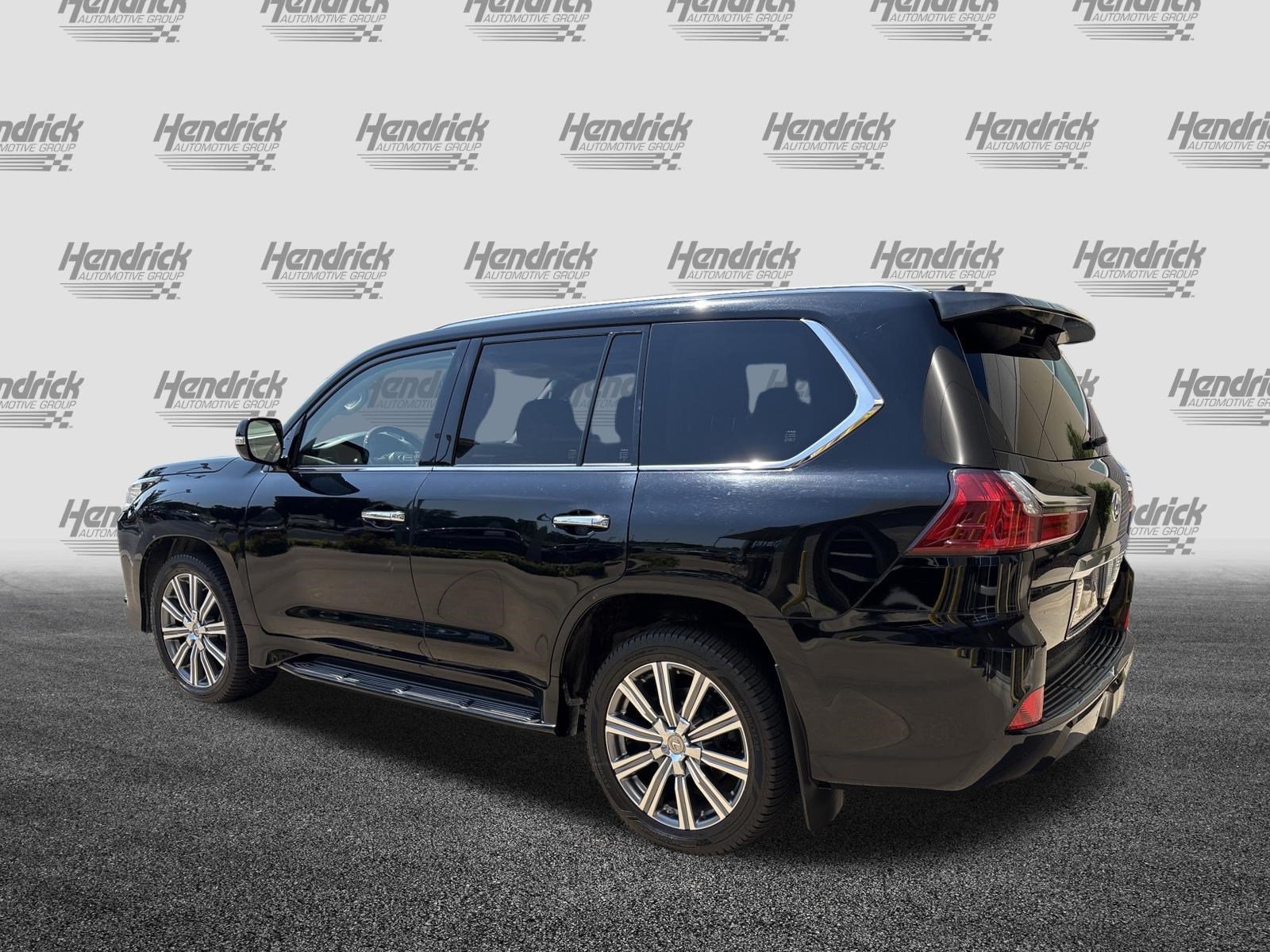 Used 2017 Lexus LX 570 4WD w/ Luxury Package image 8