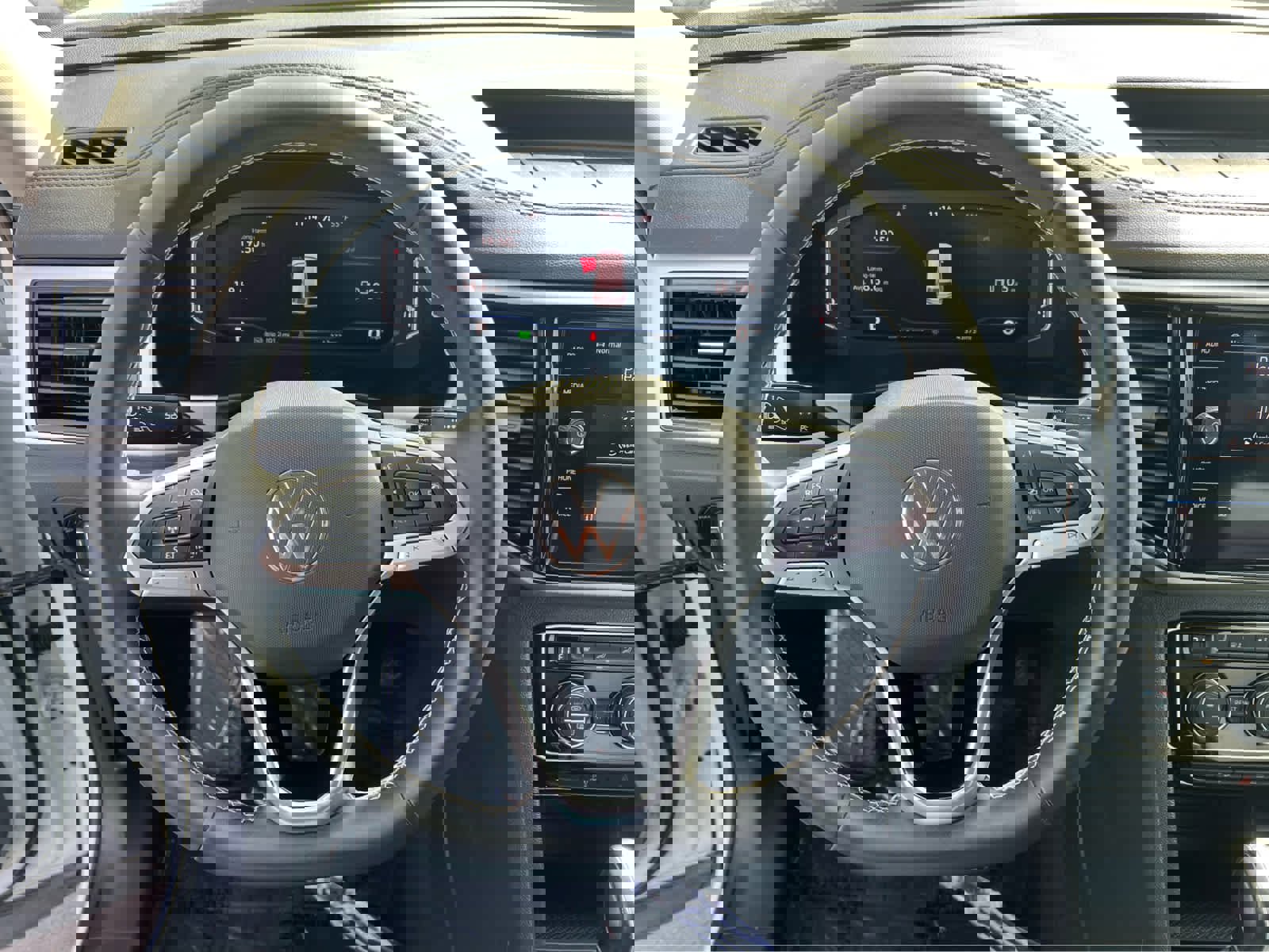 Used 2023 Volkswagen Atlas SE image 35