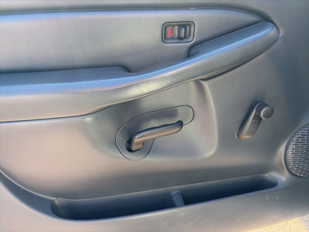 Used 2002 Chevrolet Silverado 1500 2WD Regular Cab image 9