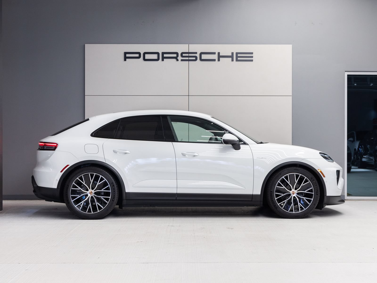 Certified 2026 Porsche Macan Electric RWD image 8