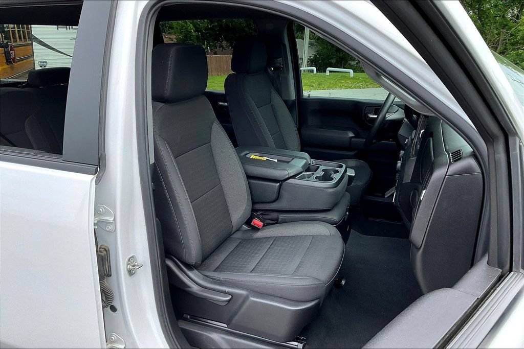 Used 2025 Chevrolet Silverado 2500 Custom w/ Custom Value Package AWD/4WD image 15