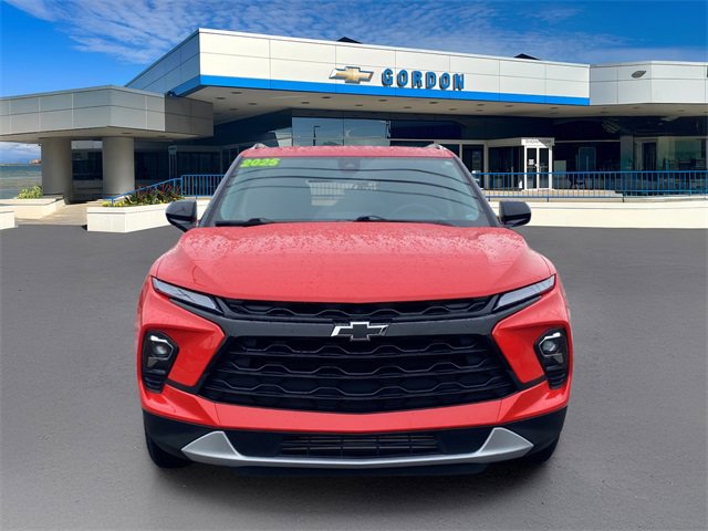 Used 2025 Chevrolet Blazer LT w/ Convenience Package image 2