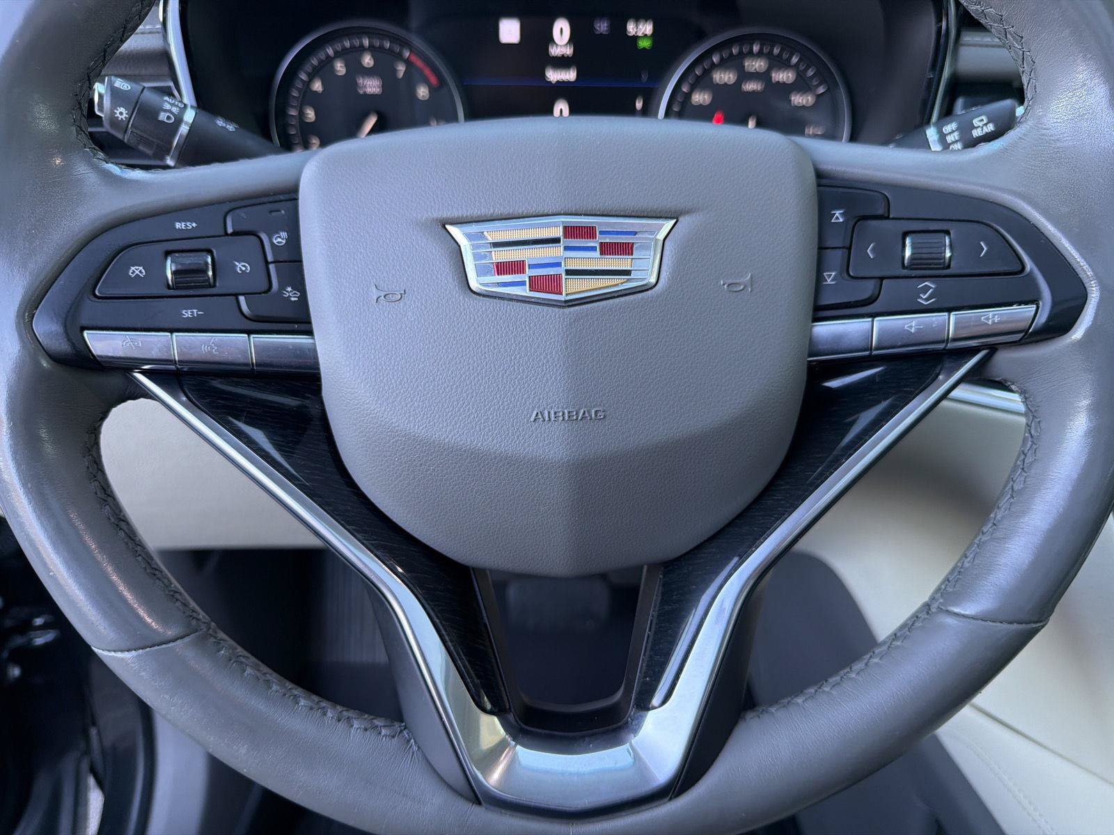 Used 2020 Cadillac XT6 Premium Luxury FWD image 24