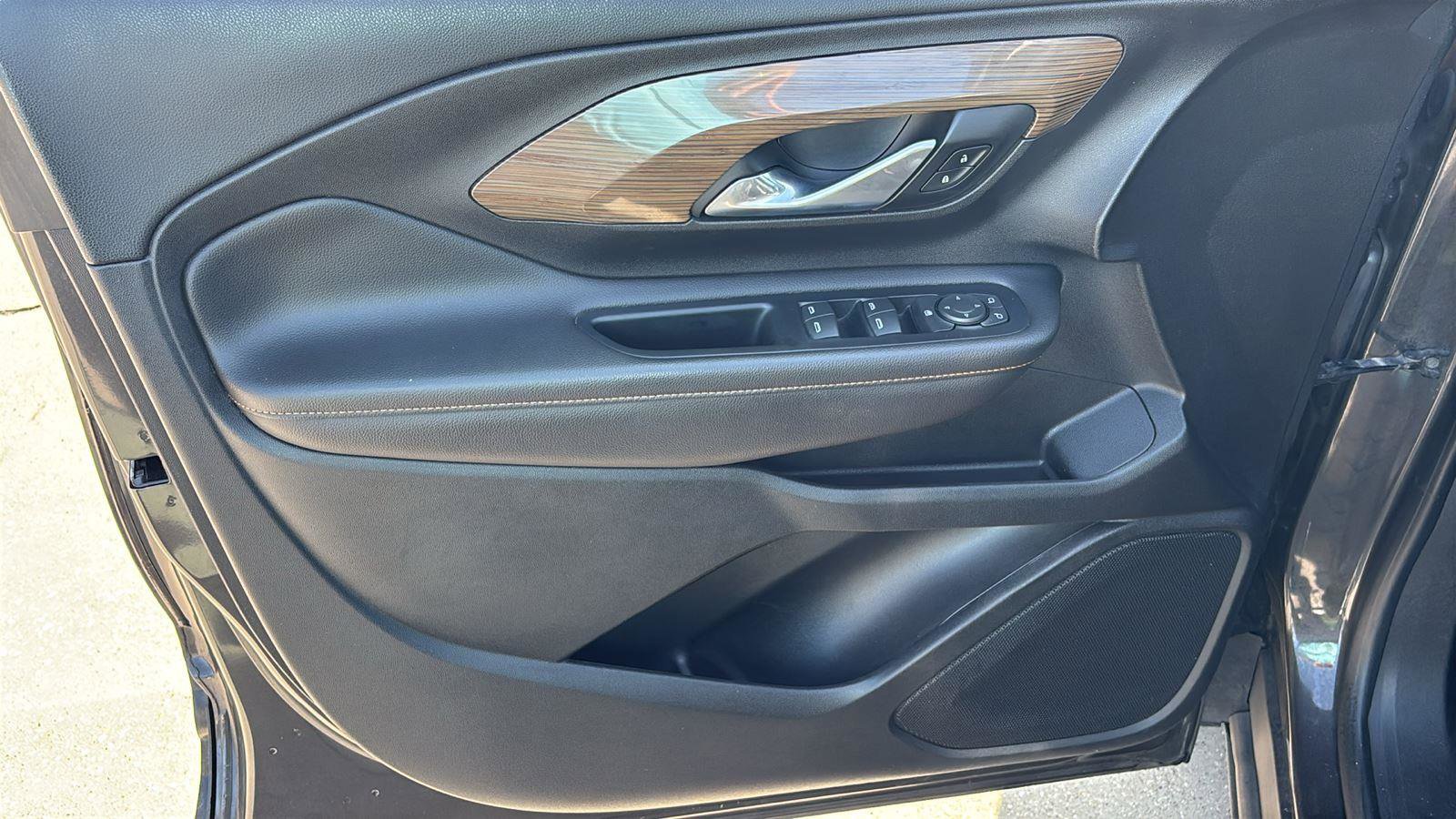 Used 2019 GMC Terrain SLE w/ LPO, Floor Liner Package FWD image 14