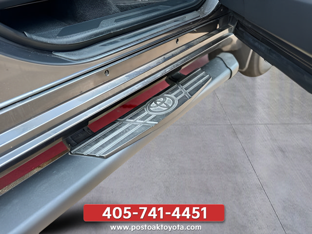 Used 2025 Toyota Tundra Limited AWD/4WD image 50