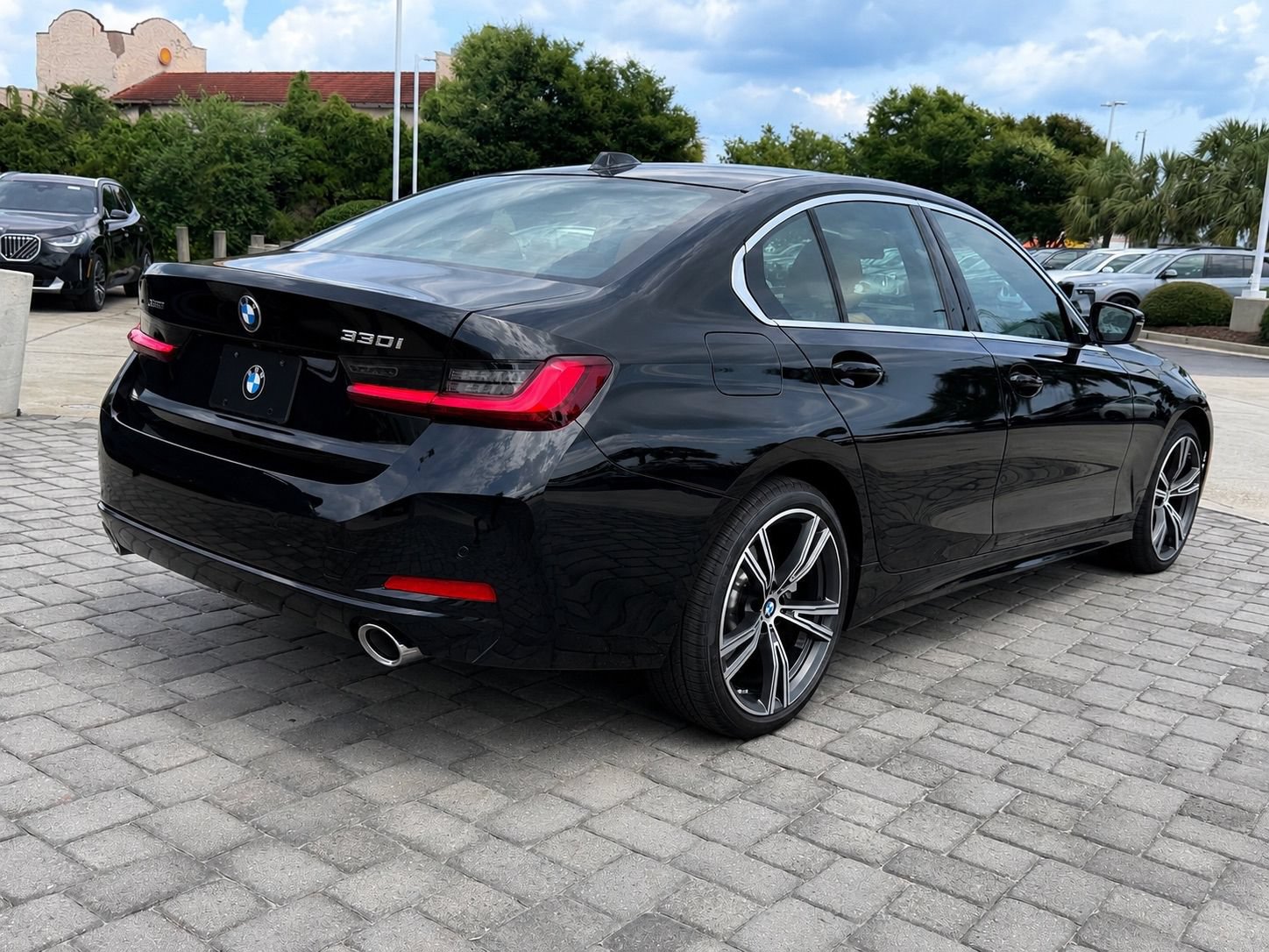 Used 2024 BMW 330i xDrive Sedan w/ Premium Package AWD/4WD image 9