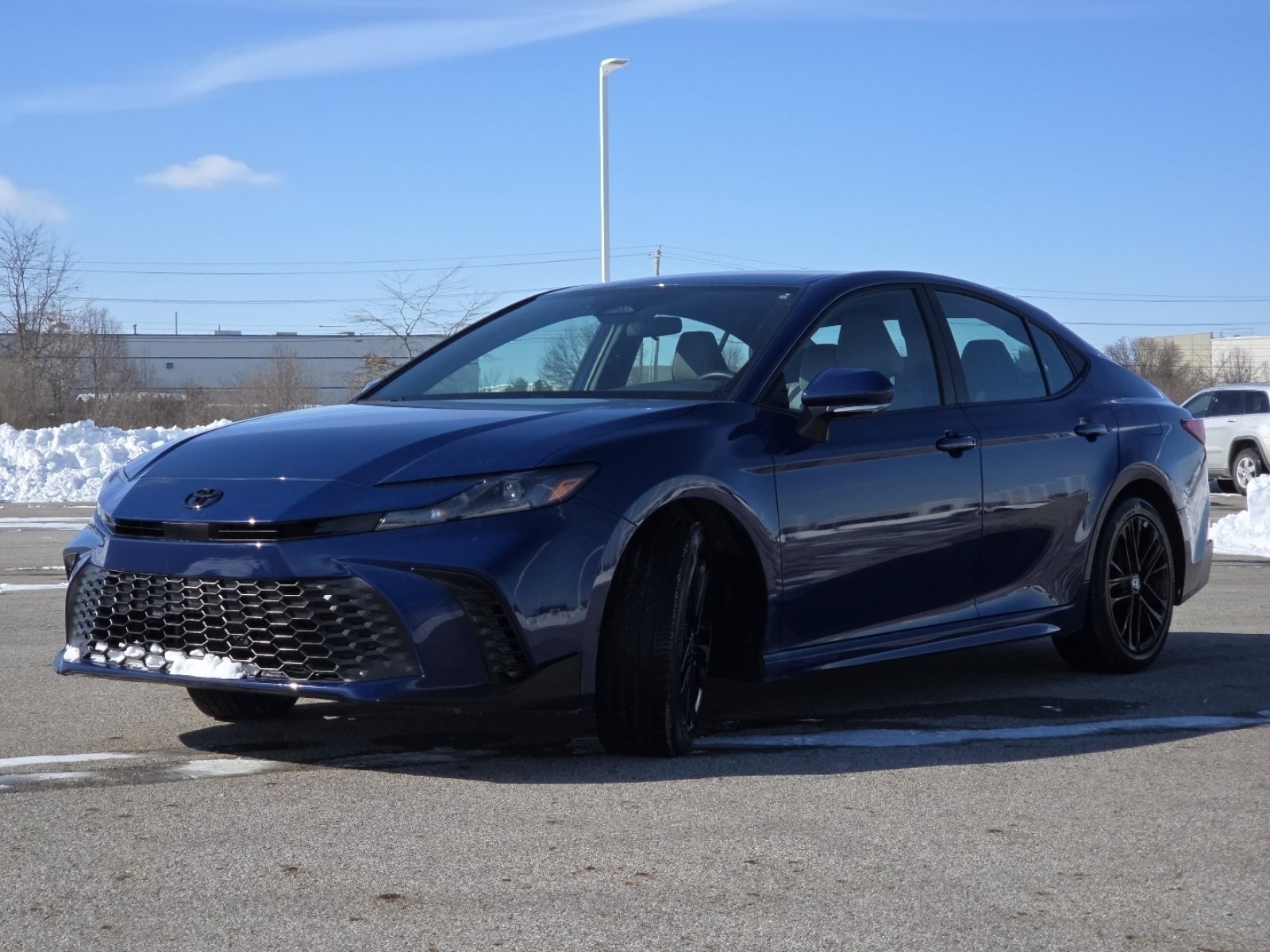 Used 2025 Toyota Camry SE image 10