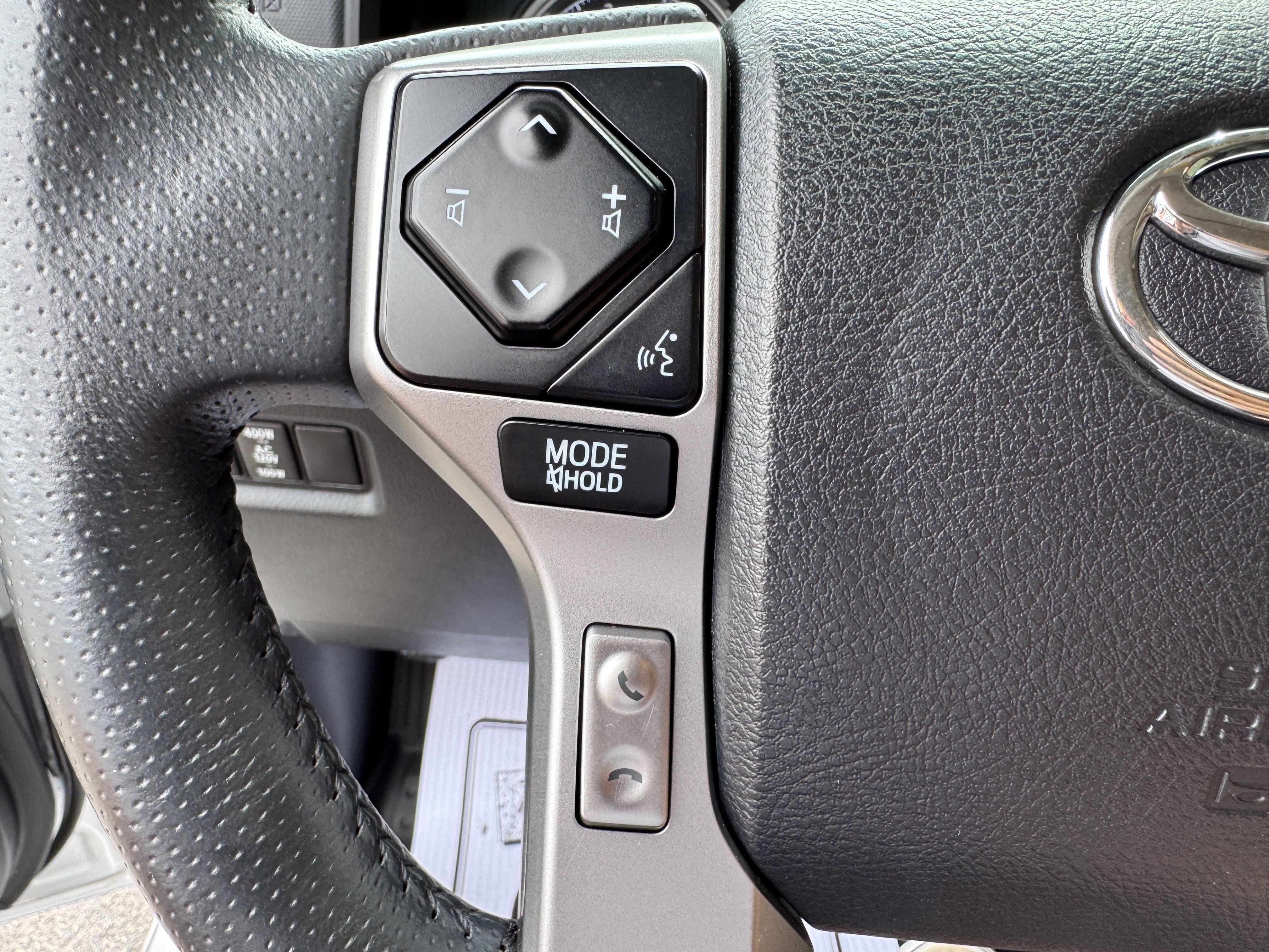 Used 2021 Toyota 4Runner Limited AWD/4WD image 12