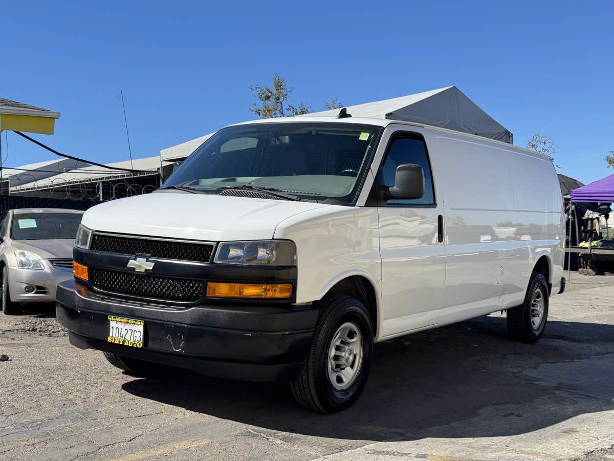 Used 2021 Chevrolet Express 2500 Extended w/ Driver Convenience Package RWD image 4