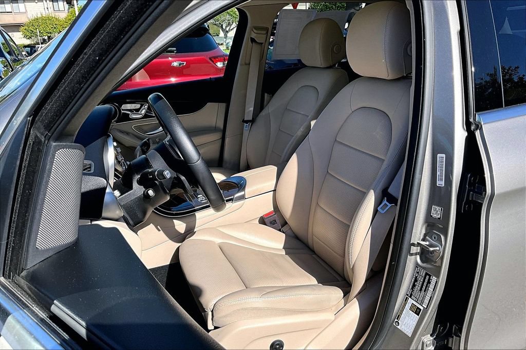 Used 2021 Mercedes-Benz GLC 300 image 21