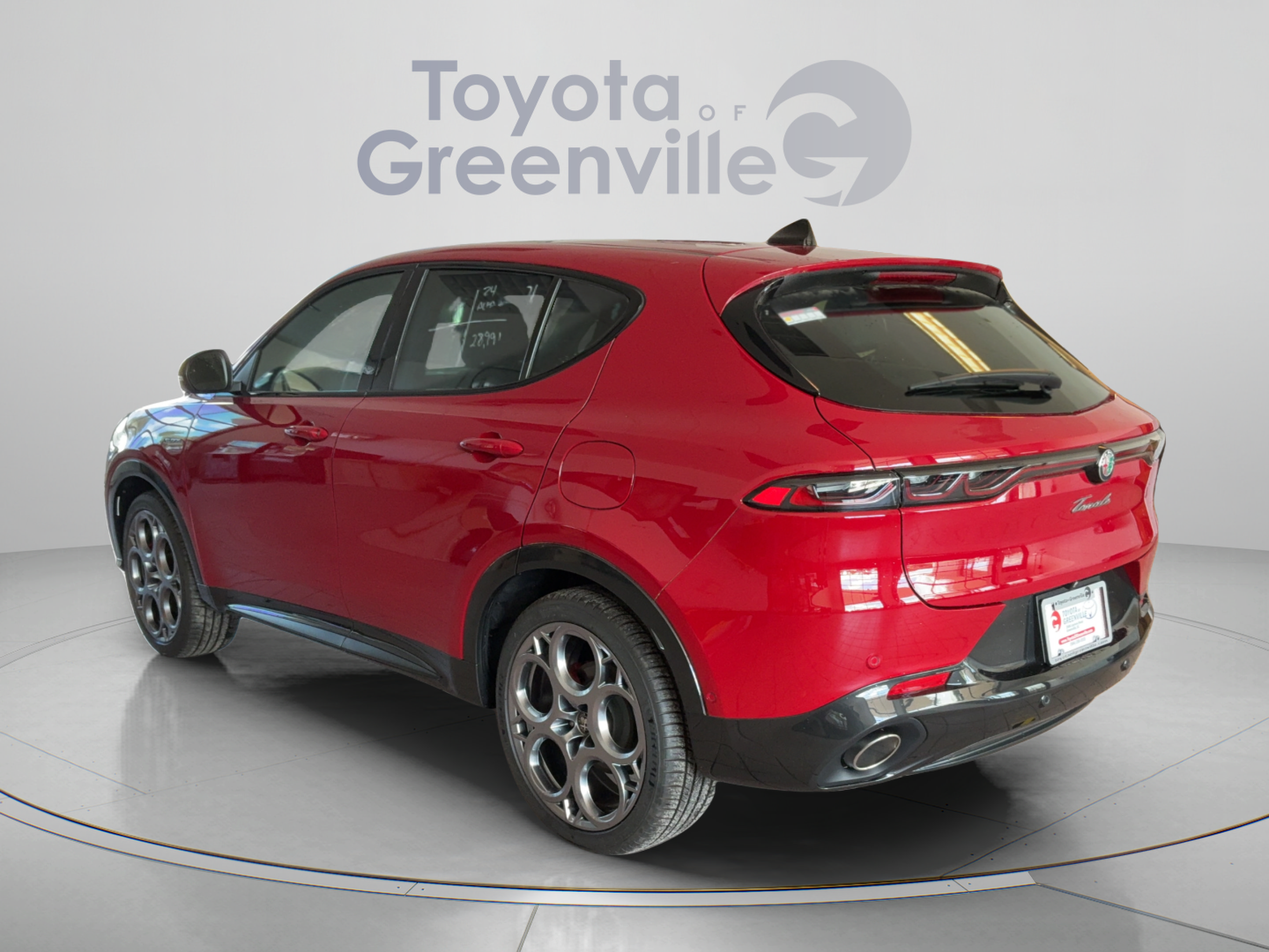 Used 2024 Alfa Romeo Tonale Veloce w/ Active Assist Package AWD/4WD image 4