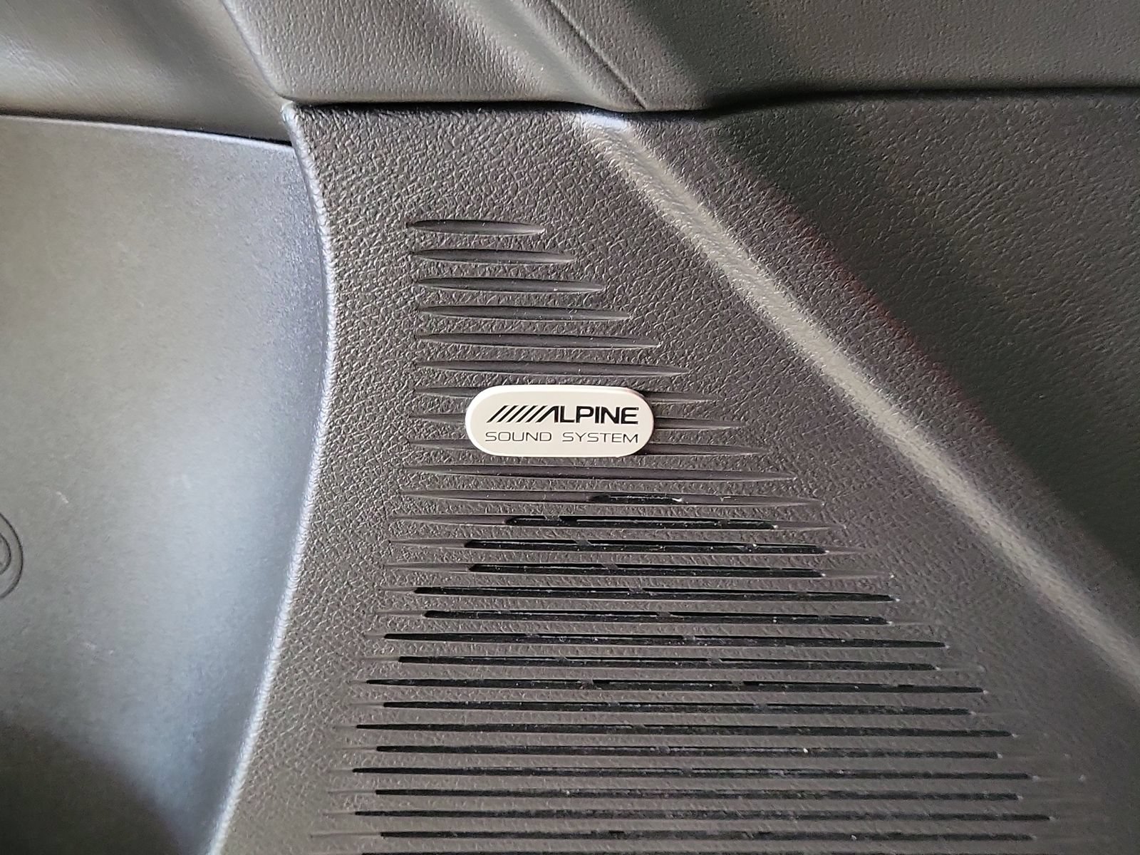 Used 2020 Dodge Challenger R/T Scat Pack w/ Plus Package RWD image 19