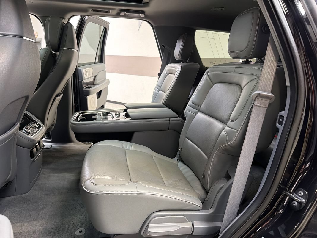 Used 2018 Lincoln Navigator Reserve w/ Technology Package AWD/4WD image 35