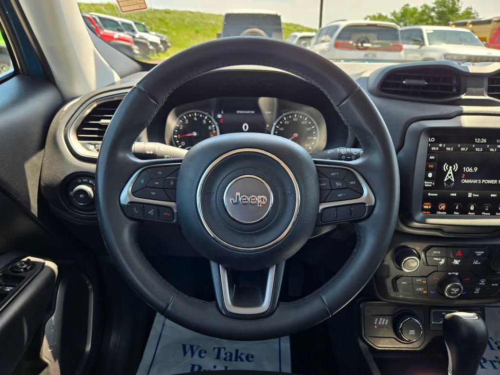 Used 2022 Jeep Renegade Latitude AWD/4WD image 19