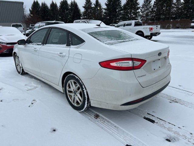 Used 2014 Ford Fusion SE image 2
