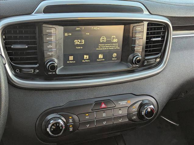 Used 2020 Kia Sorento LX image 12