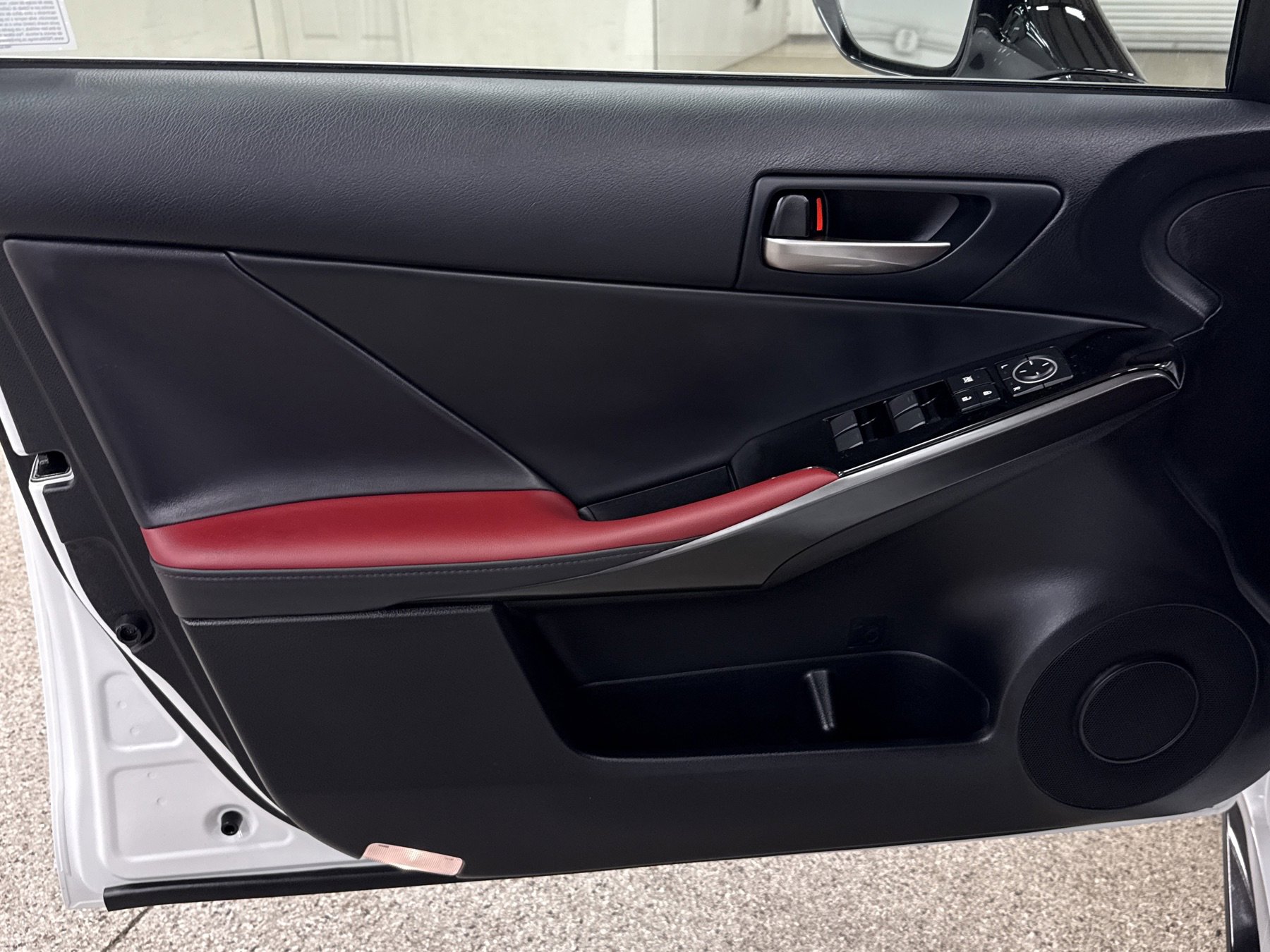 Used 2025 Lexus IS 300 F Sport image 4