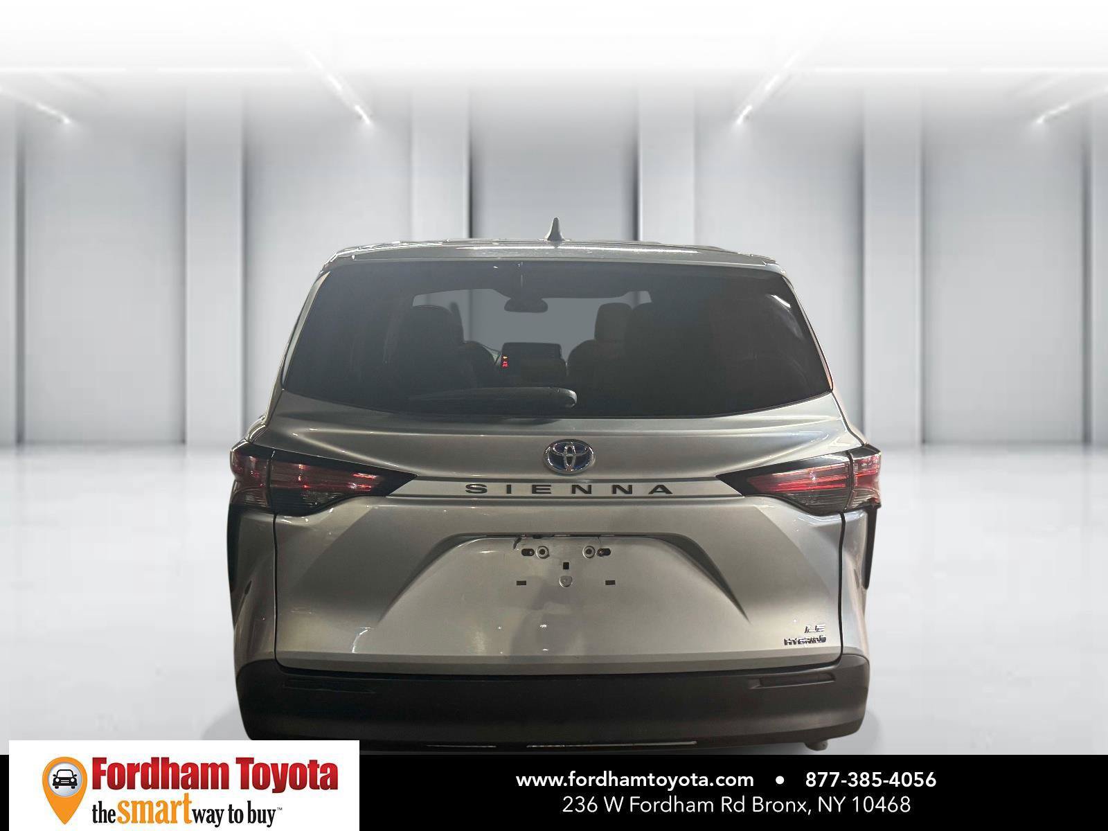 Used 2021 Toyota Sienna LE FWD image 6