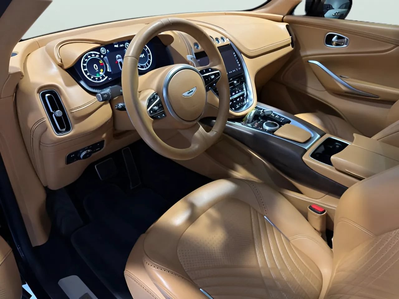 Used 2021 Aston Martin DBX AWD/4WD image 11