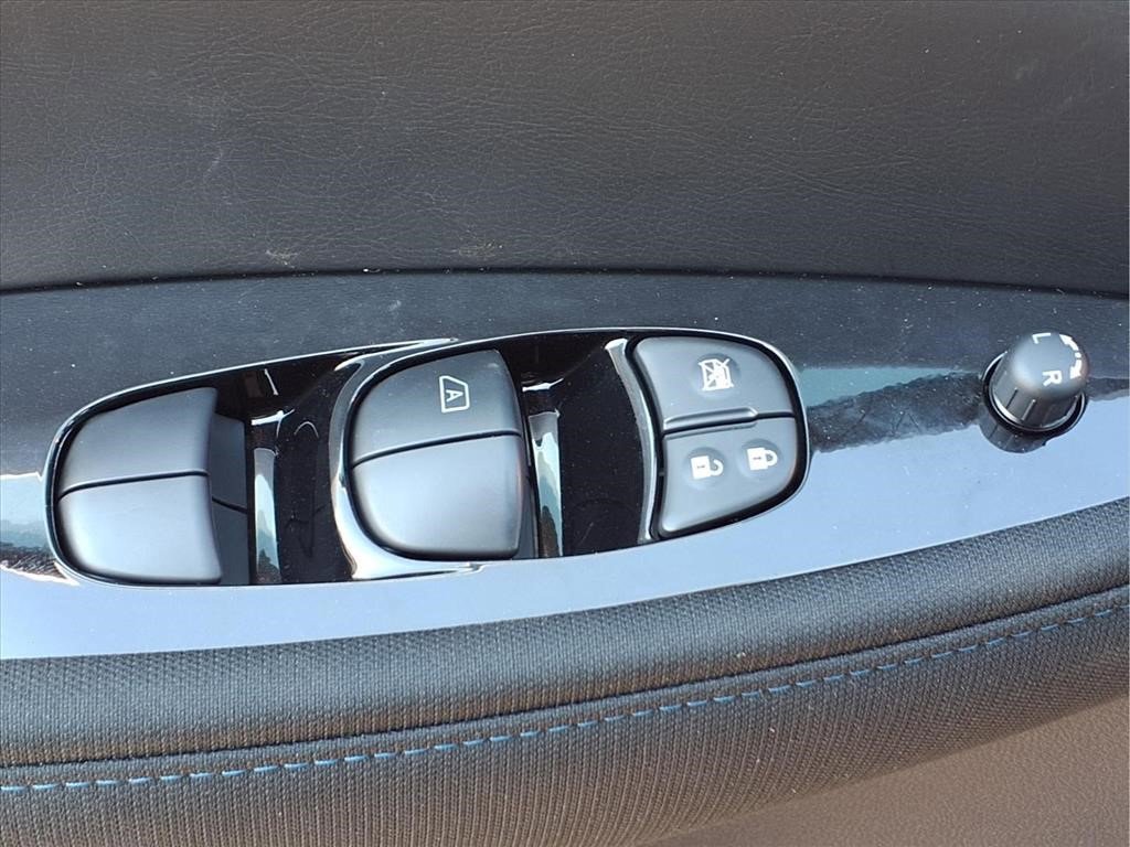 Used 2024 Nissan Leaf SV Plus FWD image 17