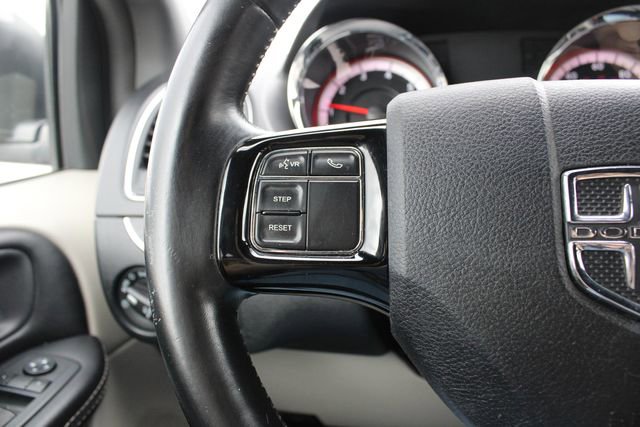 Used 2019 Dodge Grand Caravan SXT FWD image 11