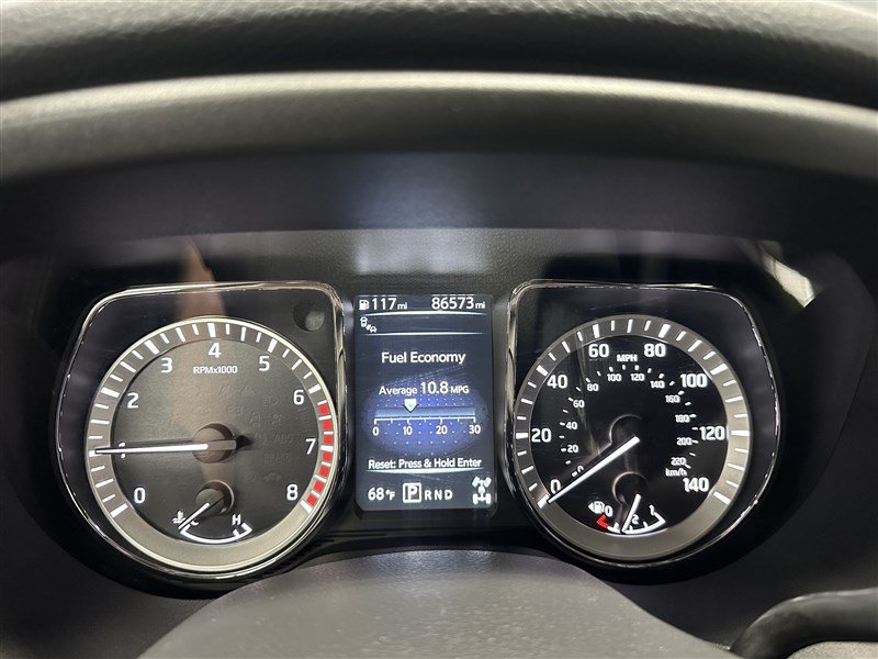 Used 2018 Nissan Titan SV w/ SV Convenience Package AWD/4WD image 29