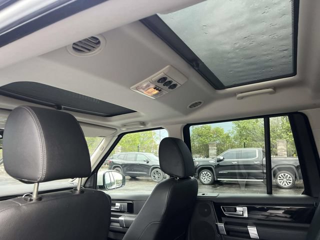Used 2016 Land Rover LR4 HSE AWD/4WD image 17