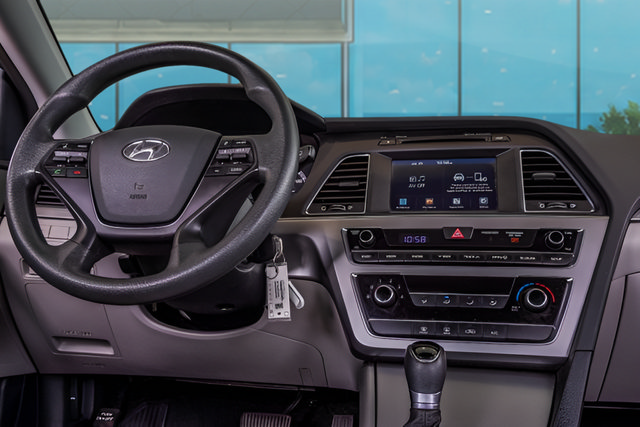 Used 2017 Hyundai Sonata SE FWD image 13