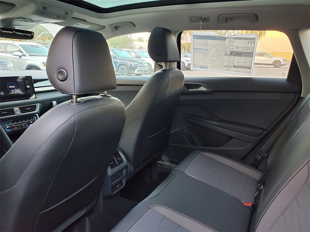 New 2025 Volkswagen Taos SE image 5