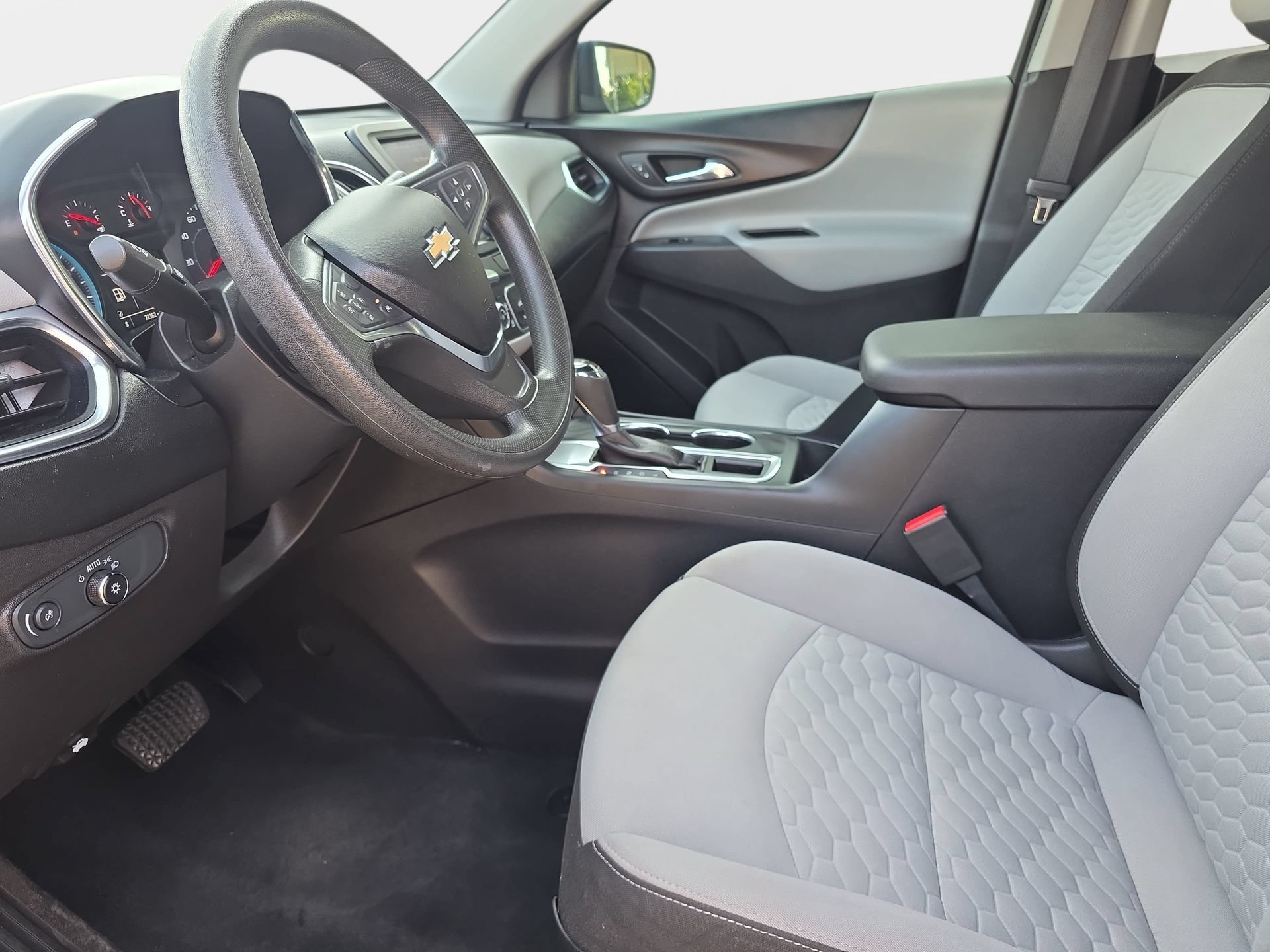 Used 2020 Chevrolet Equinox LS w/ LS Convenience Package FWD image 15