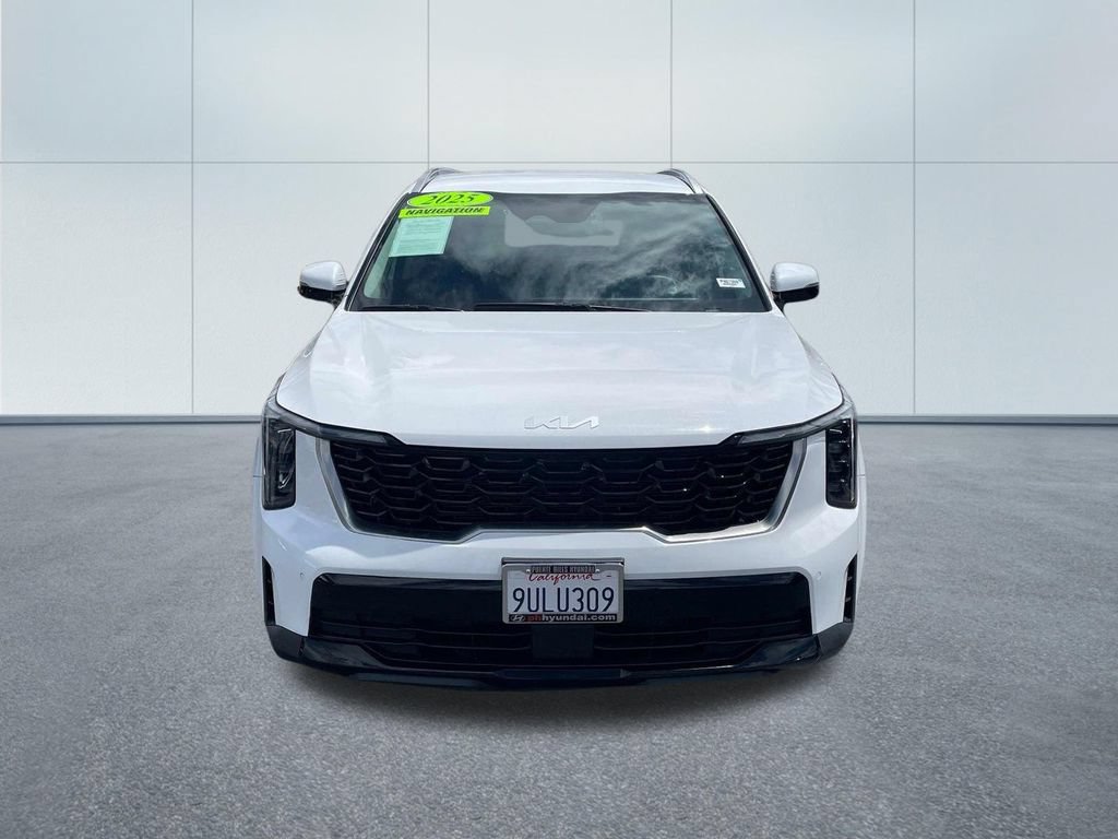 Used 2025 Kia Sorento S FWD image 2