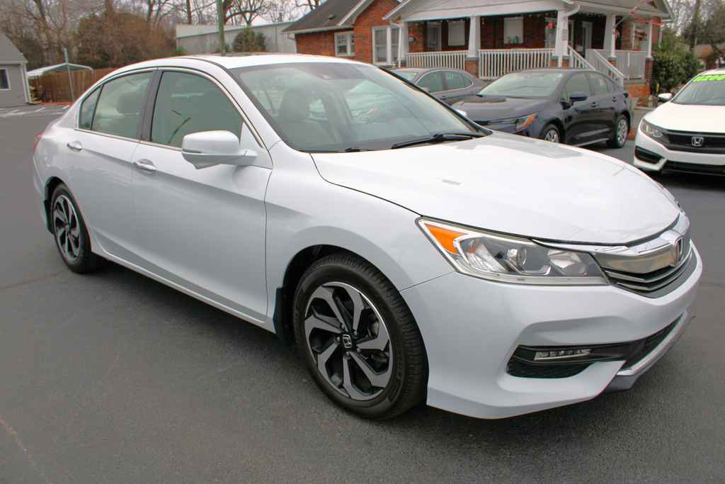 Used 2017 Honda Accord EX-L image 4