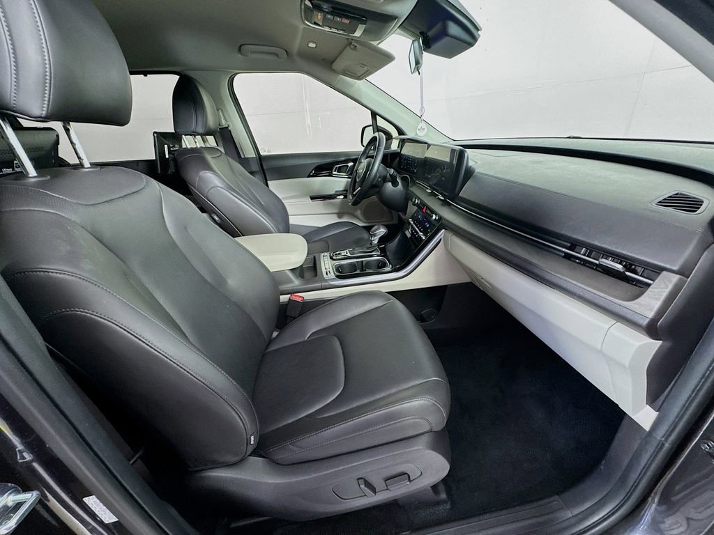 Used 2023 Kia Carnival SX image 37
