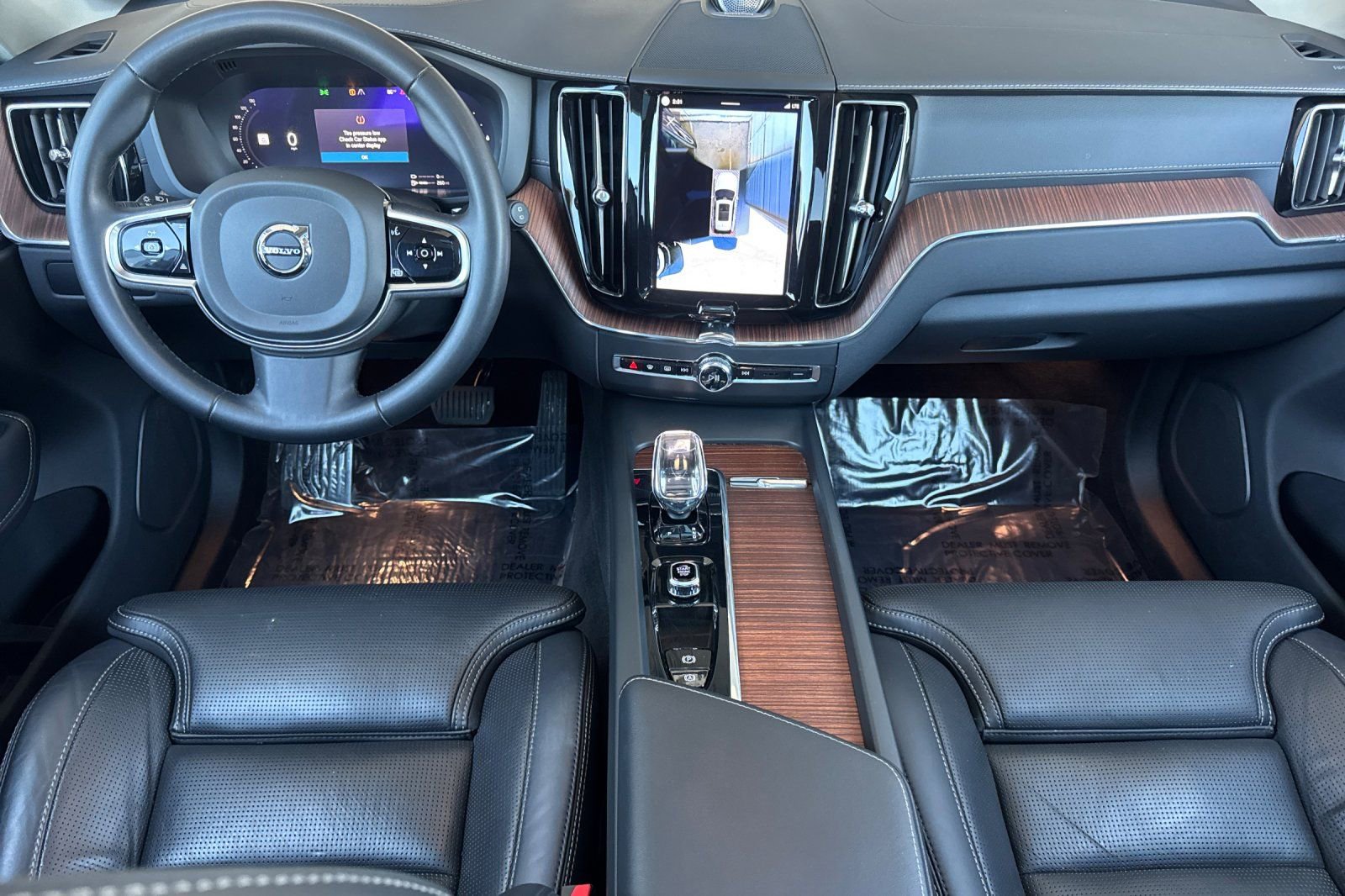 Certified 2023 Volvo XC60 T8 Ultimate image 3