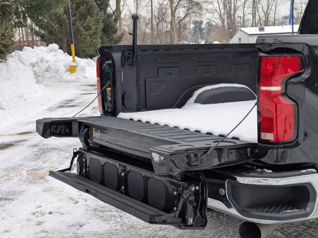 Certified 2024 Chevrolet Silverado 3500 LTZ w/ LTZ Plus Package image 33